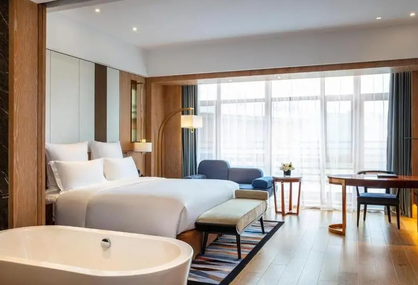キングサイズベッドのスーペリアルーム, Pullman Changbaishan Resort