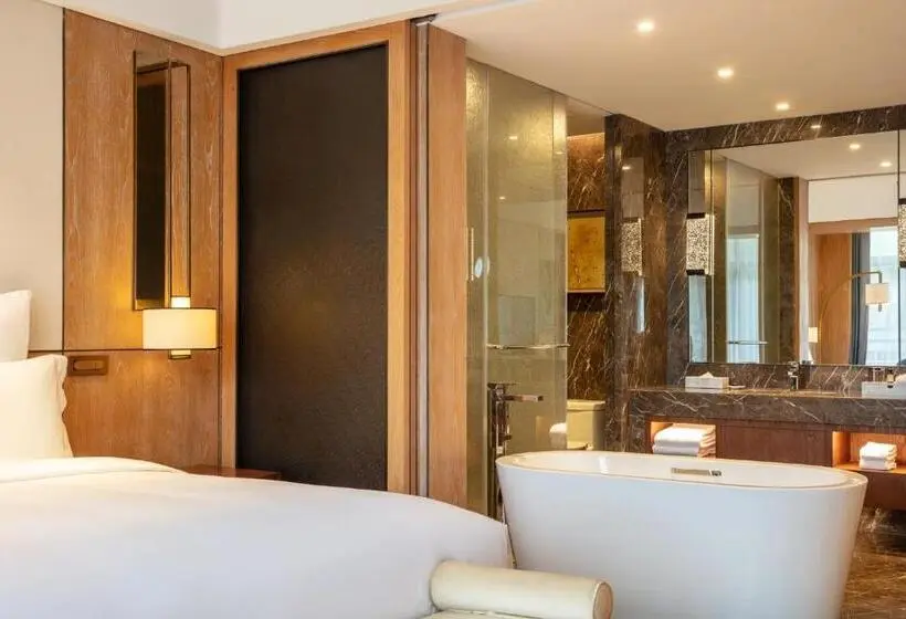 キングサイズベッドのスーペリアルーム, Pullman Changbaishan Resort