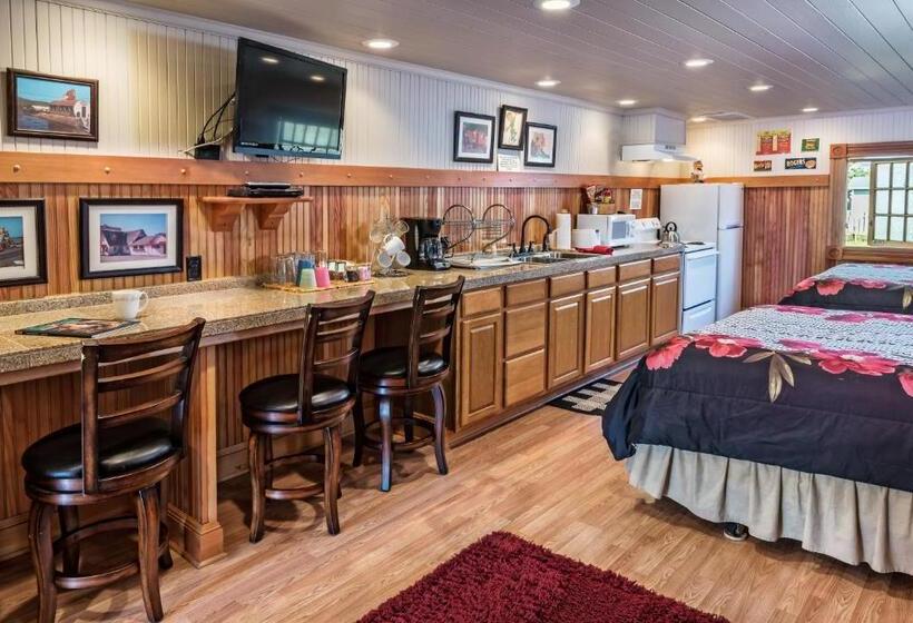 غرفة عائلية, Whistling Winds Motel