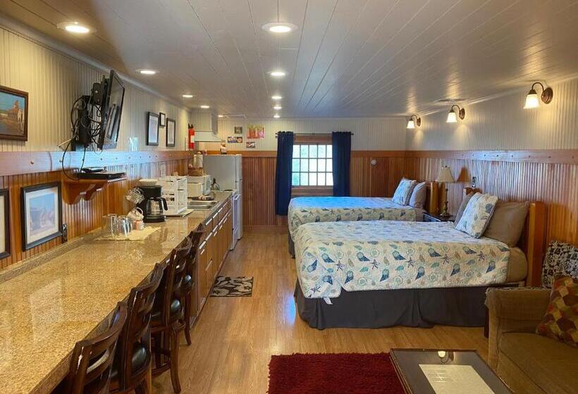 غرفة عائلية, Whistling Winds Motel