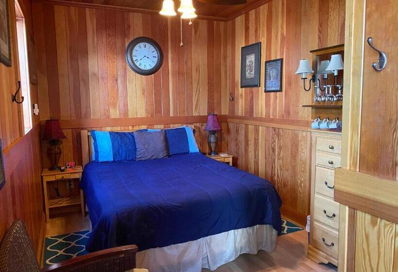 Студия Стандарт, Whistling Winds Motel