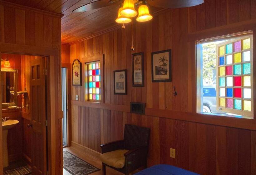 إستوديو قياسى, Whistling Winds Motel