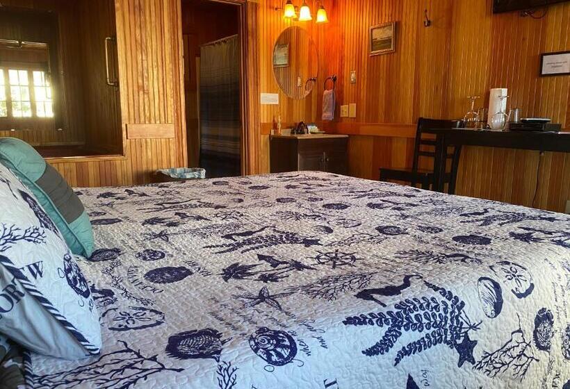 غرفة قياسية سرير كينج, Whistling Winds Motel