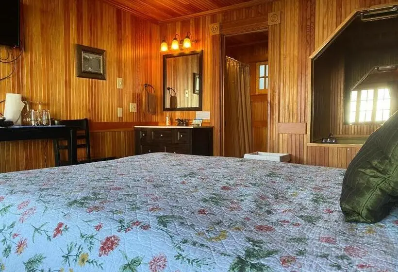 バスタブ付きスタンダードルーム, Whistling Winds Motel