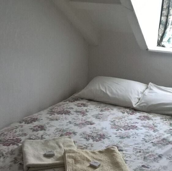 غرفة قياسية, Rhymney House