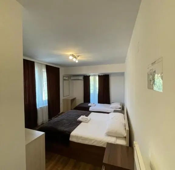 اتاق استاندارد سه نفره, Motel & Restaurant Dar