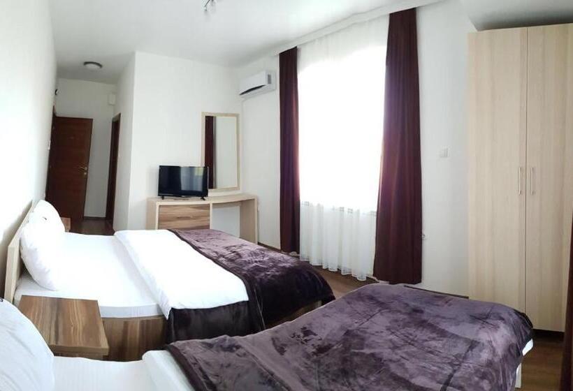 اتاق استاندارد سه نفره, Motel & Restaurant Dar