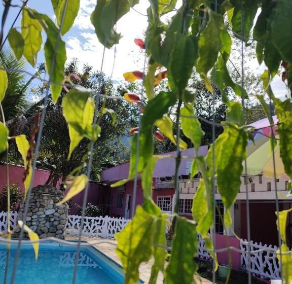 اتاق خانوادگی با چشم‌انداز باغ, Pousada Nova Primavera