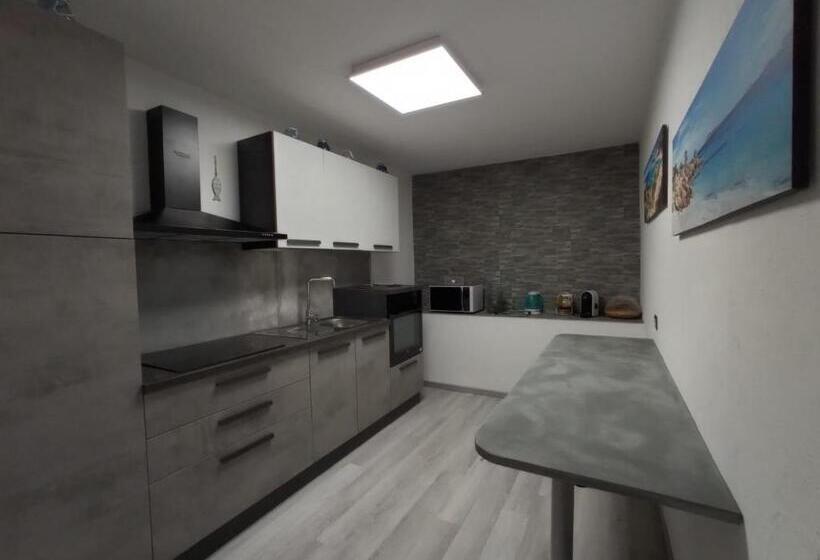 Familienzimmer, Villaggio Est Affittacamere