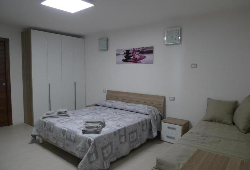 Familienzimmer, Villaggio Est Affittacamere