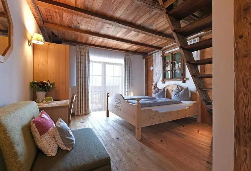 اتاق لوکس با بالکن, Agriturismo Soleseid