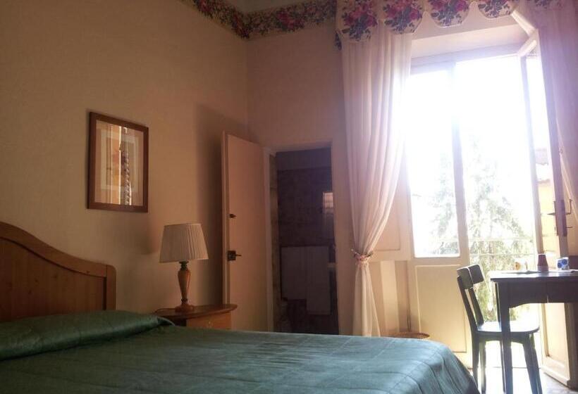 מיטה בחדר משותף, Soggiorno Dimora Del Grifo