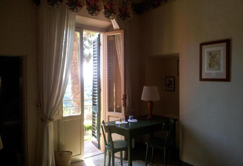 سرير فى غرفة مشتركه, Soggiorno Dimora Del Grifo