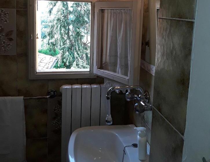 سرير فى غرفة مشتركه, Soggiorno Dimora Del Grifo