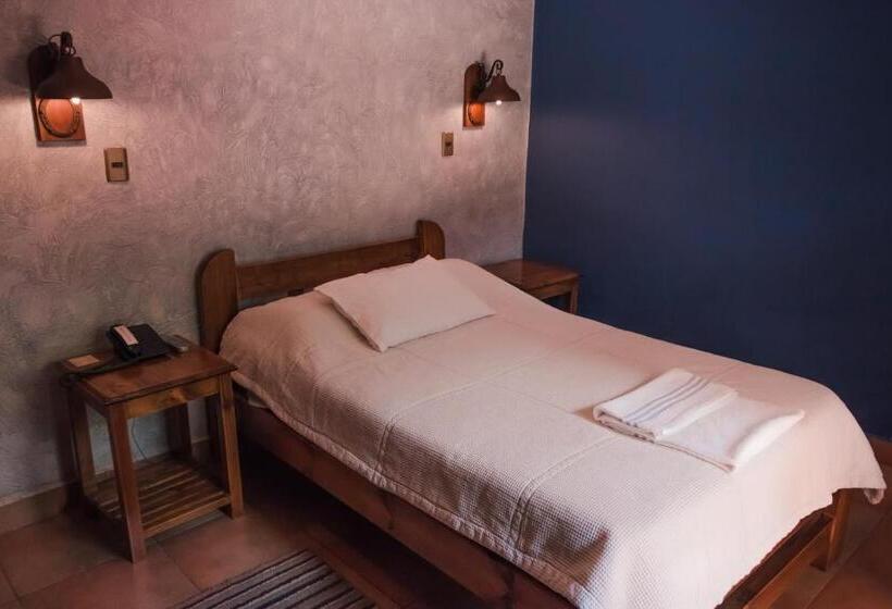 اتاق استاندارد یک نفره, La Escondida Hostal