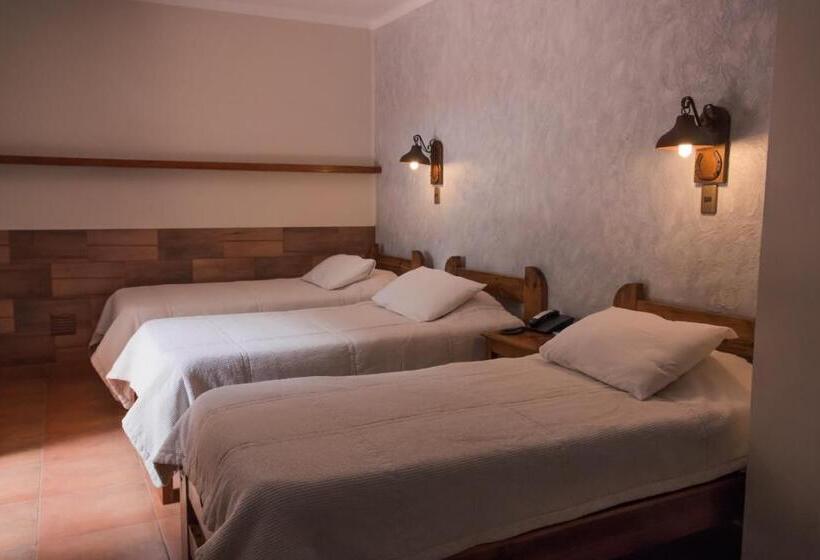 اتاق استاندارد سه نفره, La Escondida Hostal