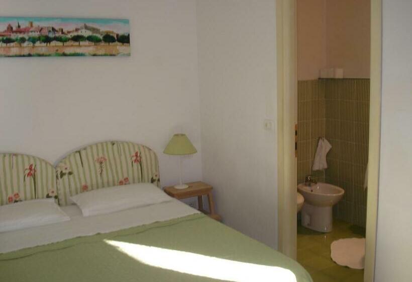 חדר סטנדרט לארבעה, Agriturismo La Vecchia Dolceacqua