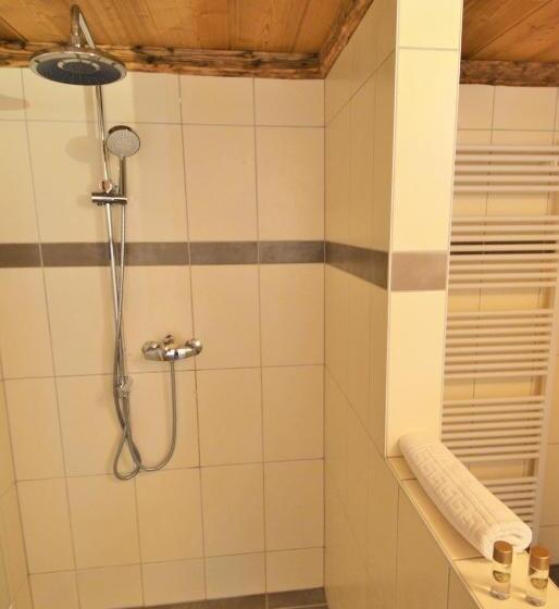 スーペリアールーム, Les Chambres Et Roulottes Des Noisetiers