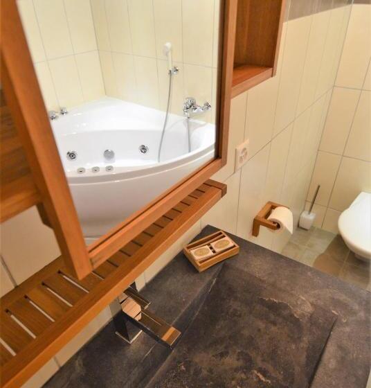 スーペリアールーム, Les Chambres Et Roulottes Des Noisetiers