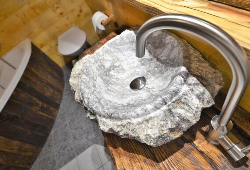 スーペリアールーム, Les Chambres Et Roulottes Des Noisetiers