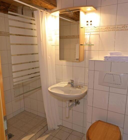 スタンダードトリプルルーム, Les Chambres Et Roulottes Des Noisetiers