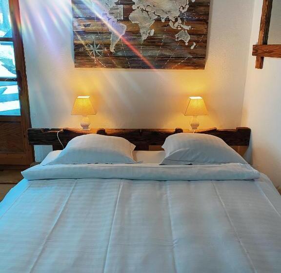 スタンダードスタジオ, Les Chambres Et Roulottes Des Noisetiers