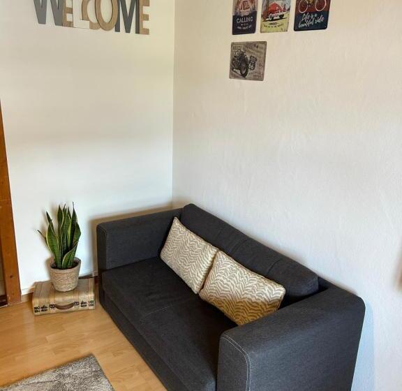 スタンダードスタジオ, Les Chambres Et Roulottes Des Noisetiers