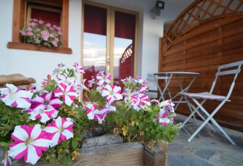 スーペリアールーム, Les Chambres Et Roulottes Des Noisetiers