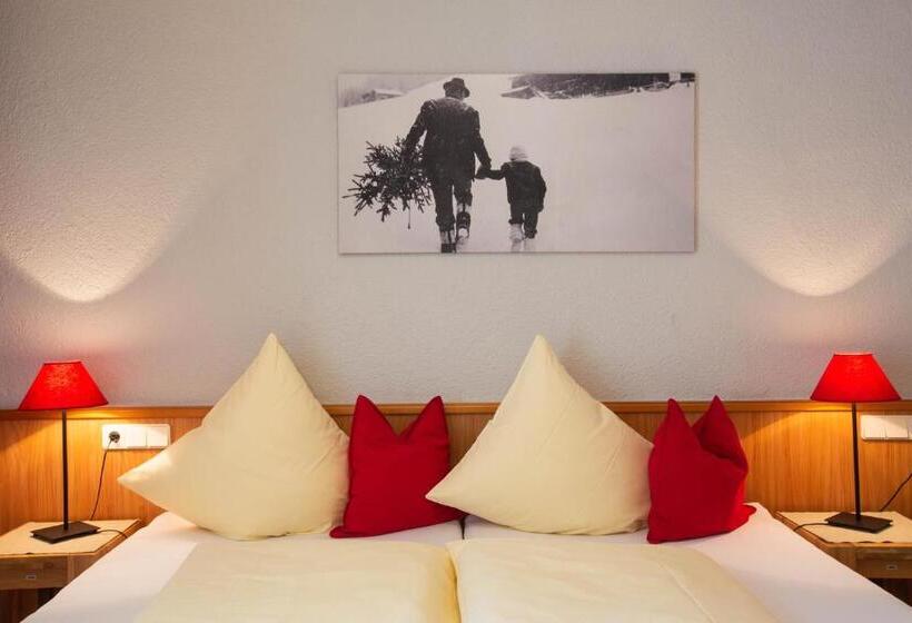 اتاق استاندارد با بالکن, Midland