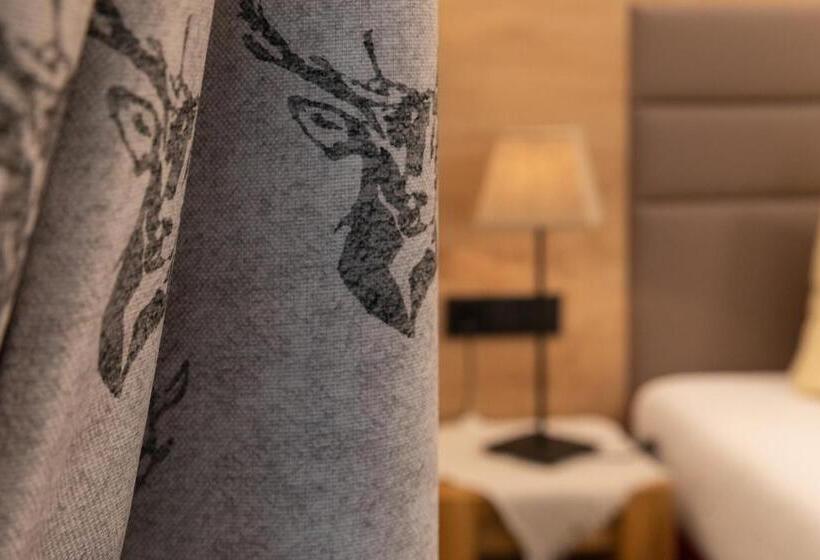 اتاق استاندارد با بالکن, Midland