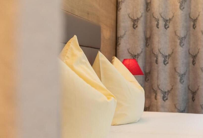 اتاق استاندارد سه نفره, Midland