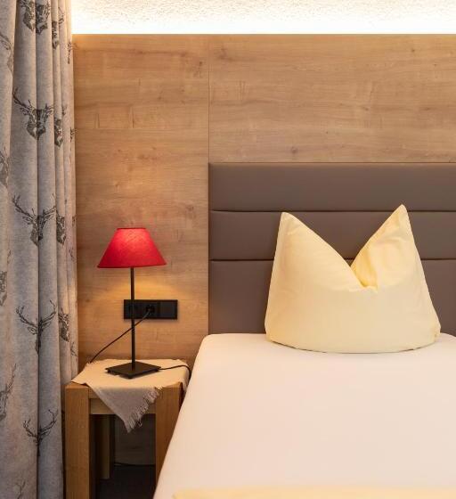 اتاق استاندارد سه نفره, Midland