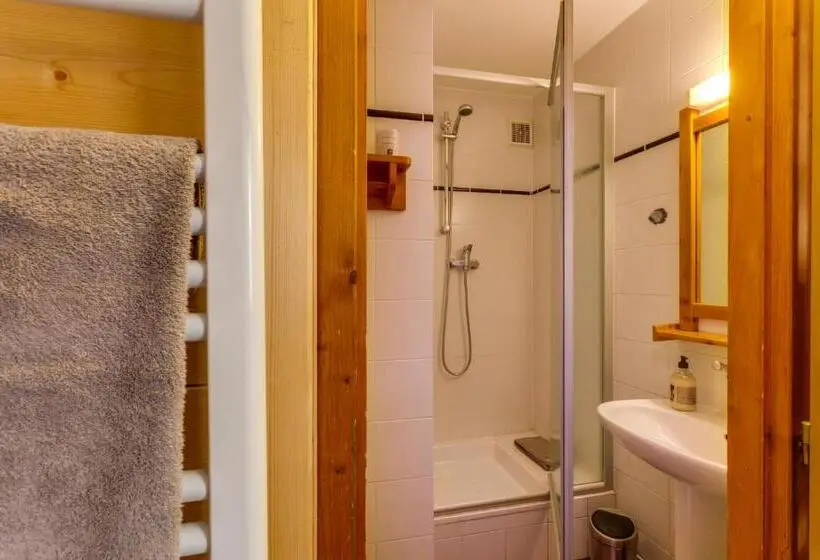 استودیوی استاندارد, Résidence Studio Sakura