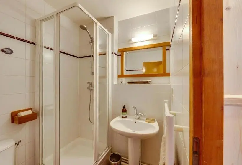 استودیوی استاندارد, Résidence Studio Sakura