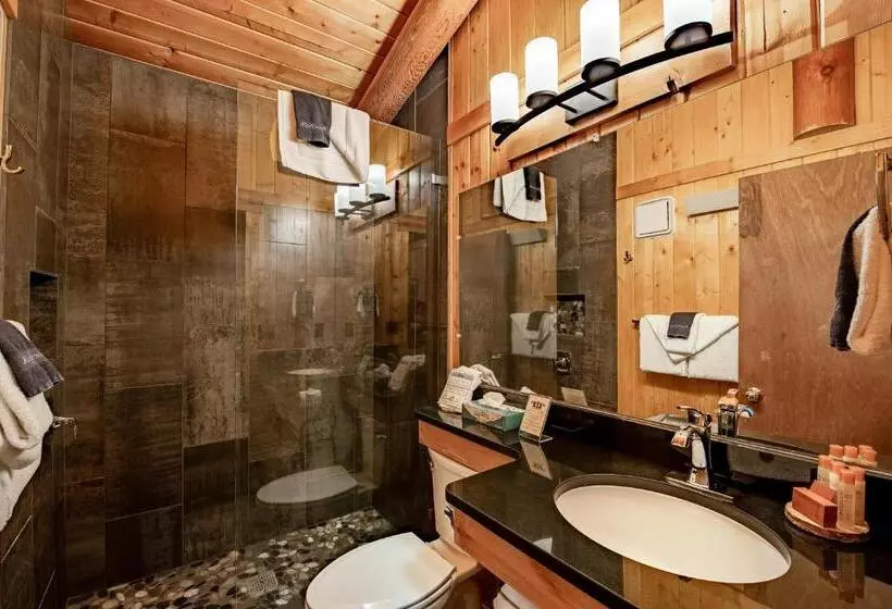 کلبه دلوکس, Cowboy Village Resort