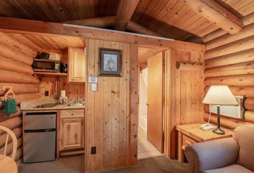 استودیوی استاندارد, Cowboy Village Resort