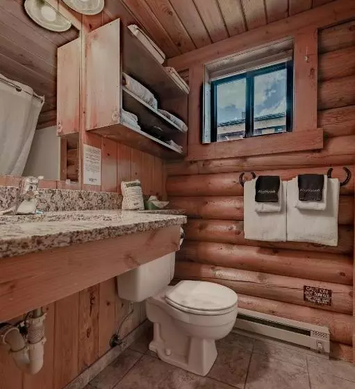استودیوی لوکس, Cowboy Village Resort