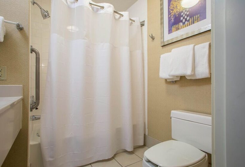 חדר סטנדרט שתי מיטות זוגיות, Howard Johnson By Wyndham Merrillville