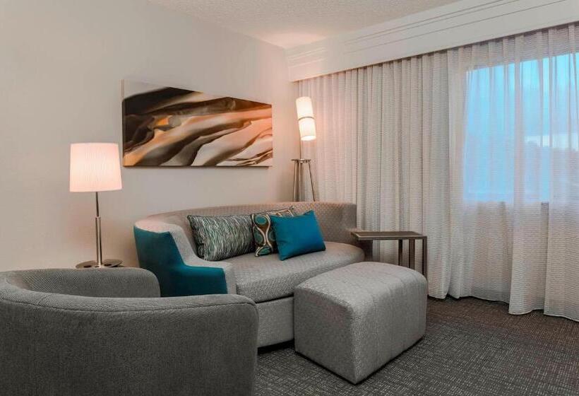 غرفة ديلوكس سرير كينج, Courtyard By Marriott Orlando Lake Mary North