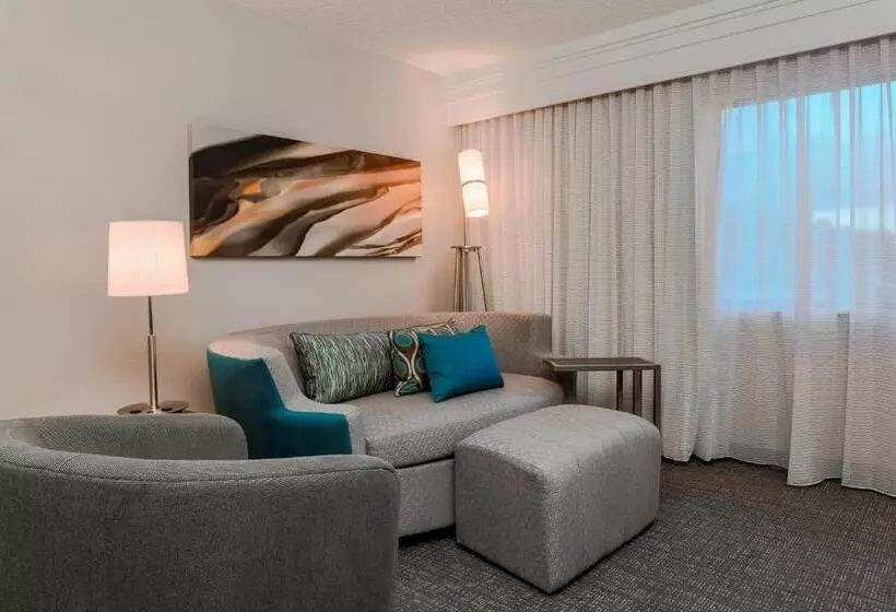 キングサイズベッドのデラックスルーム, Courtyard By Marriott Orlando Lake Mary North