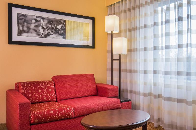 اتاق استاندارد با تخت بزرگ, Courtyard Hartford Manchester