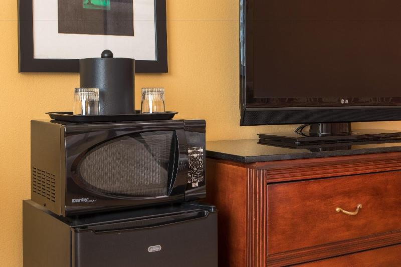 اتاق استاندارد با تخت بزرگ, Courtyard Hartford Manchester