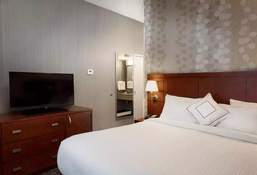 سوئیت با تخت بزرگ, Courtyard By Marriott Stockton