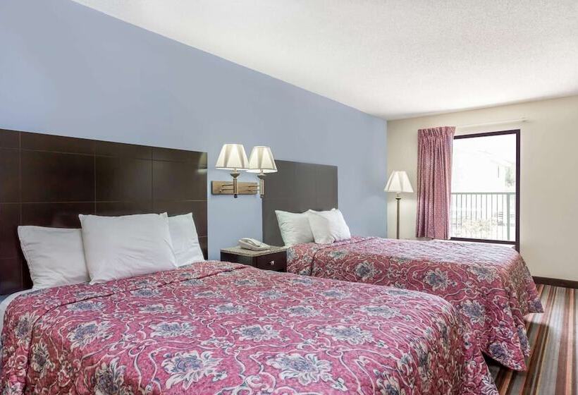 חדר סטנדרט שתי מיטות זוגיות, Days Inn By Wyndham Sanford