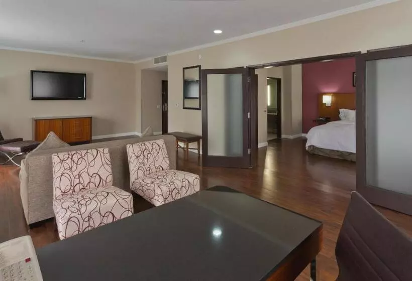 سوئیت پریمیوم, Doubletree By Hilton Chatsworth