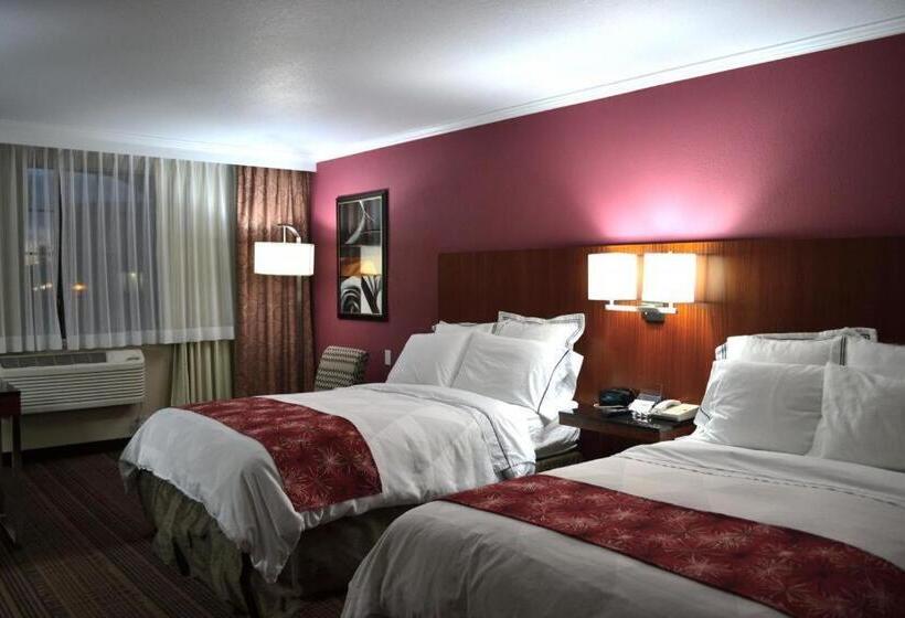 带2个双人床的标准工作室, Doubletree By Hilton Chatsworth