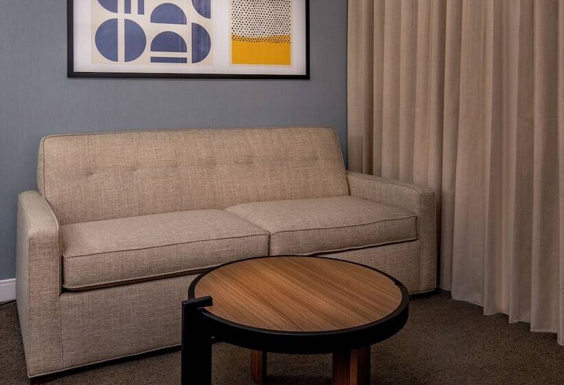 جناح, Sonesta Select Boston Foxborough Mansfield