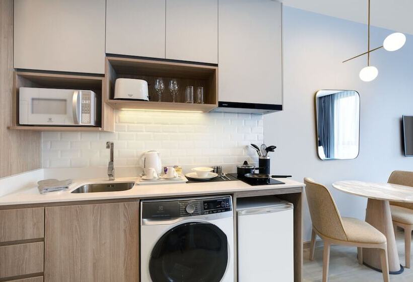 Escritório Estandar Cama Casal, Staybridge Suites Bangkok Thonglor  An Ihg