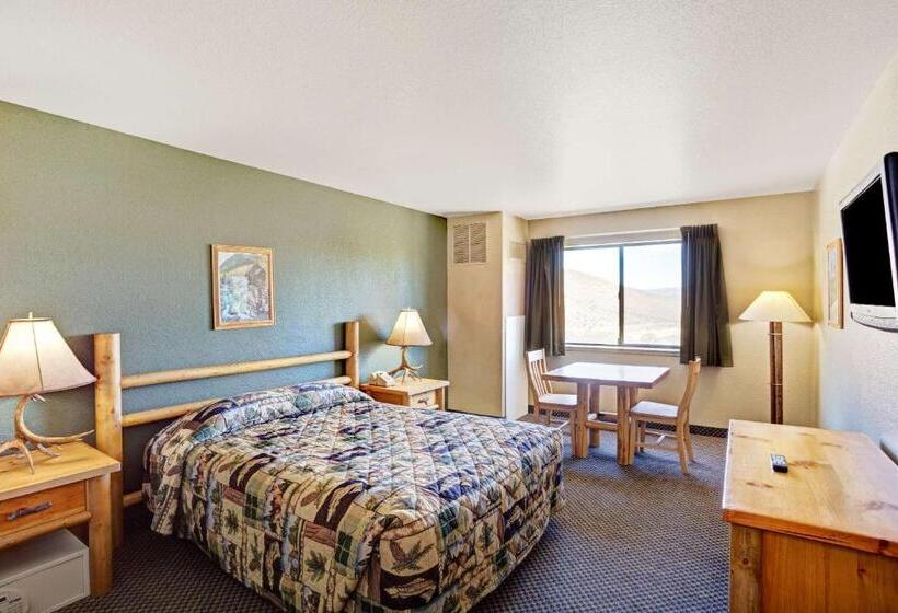 غرفة قياسية سرير كينج, Topaz Lodge