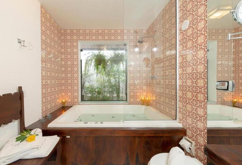 Люкс Deluxe Кровать Кинг, Alma